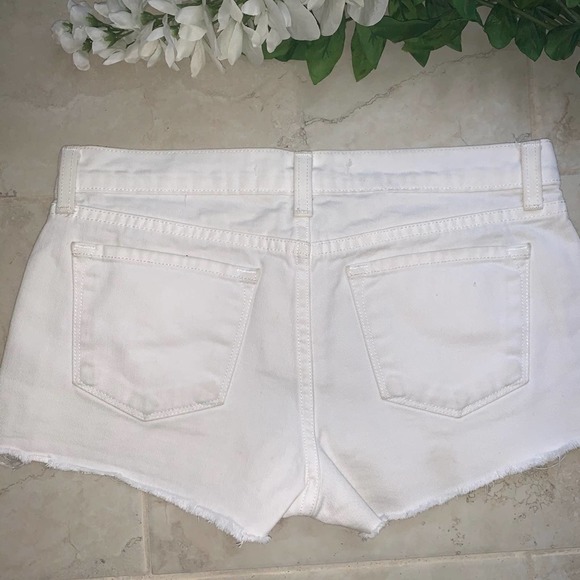 J Brand Shorts in Pure White size 25 - Picture 6 of 7